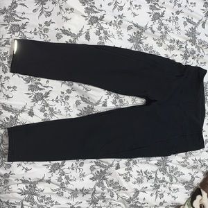 black workout leggings